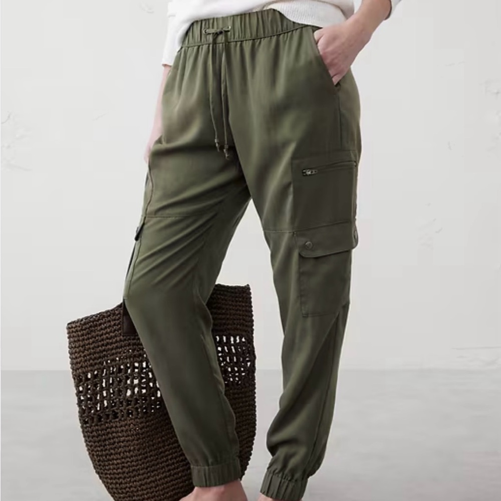 Banana Republic Olive Green Cargo Pants